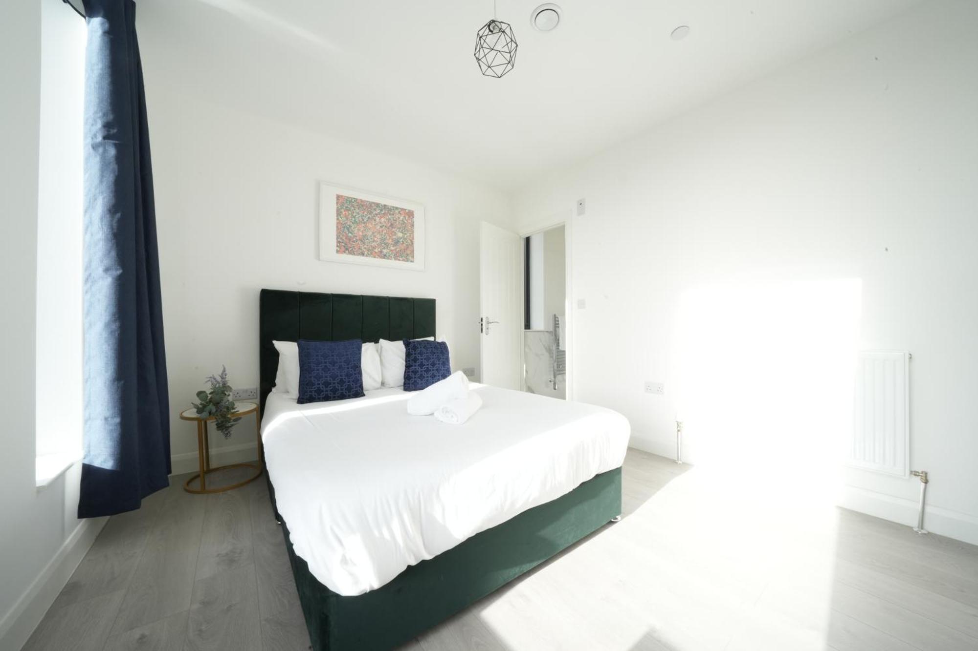 Ealing Broadway Great Stay 7-Minute Walk From The Underground 외부 사진