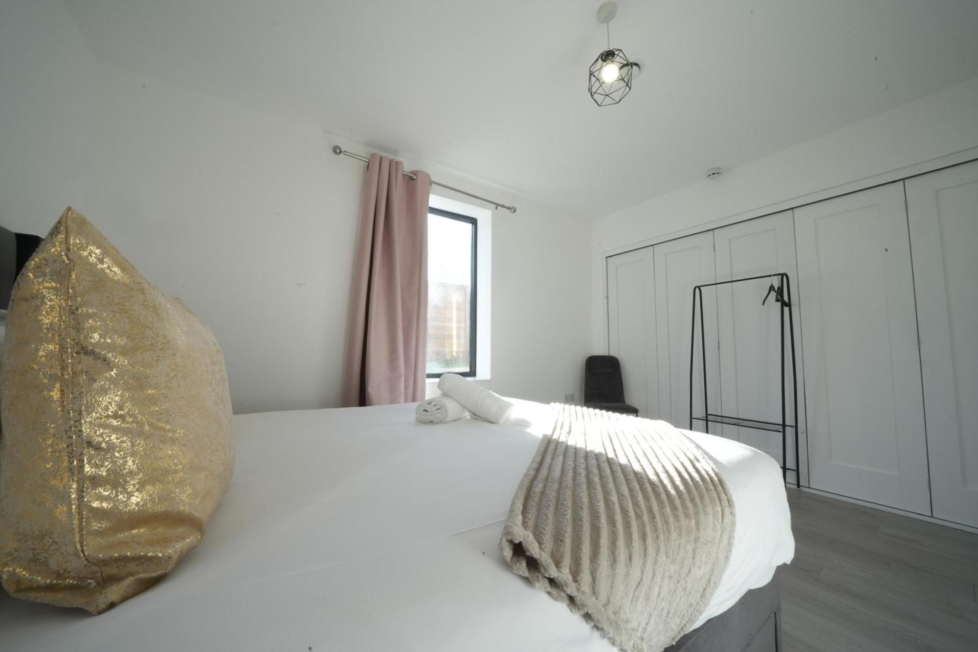 Ealing Broadway Great Stay 7-Minute Walk From The Underground 외부 사진