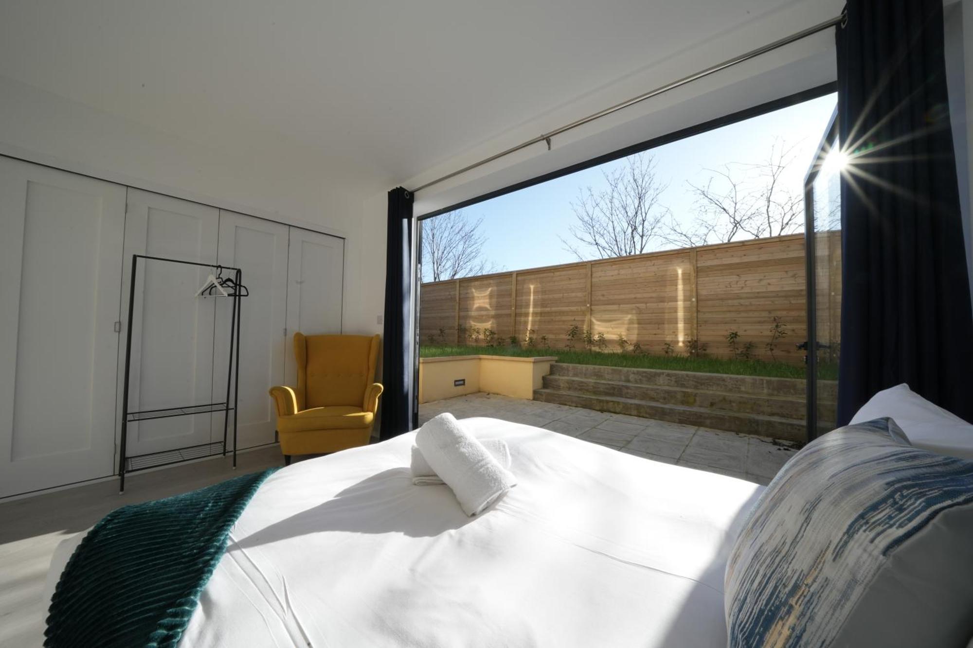 Ealing Broadway Great Stay 7-Minute Walk From The Underground 외부 사진