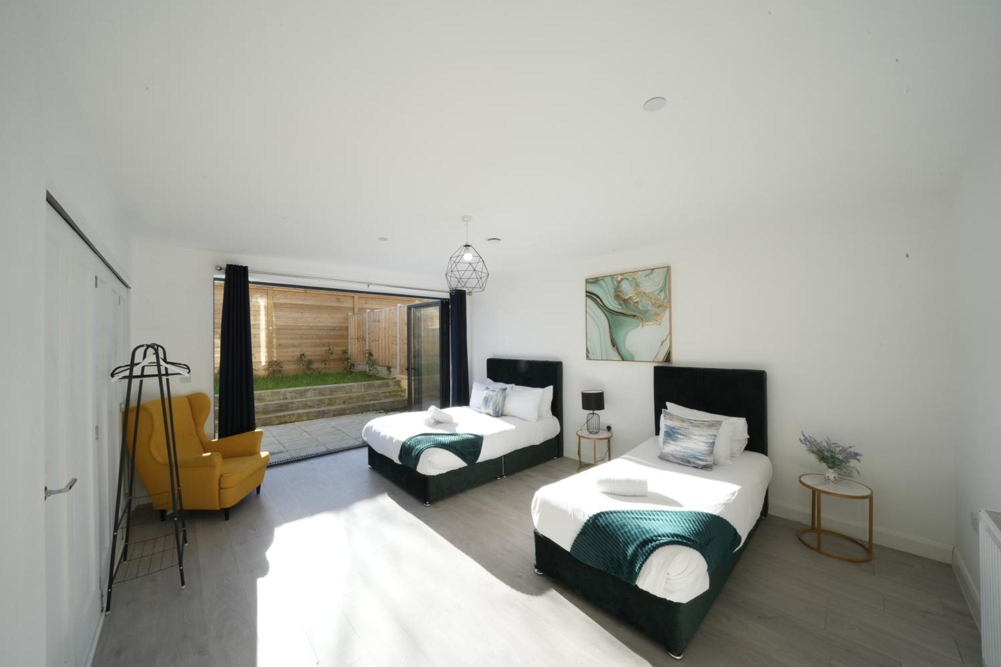 Ealing Broadway Great Stay 7-Minute Walk From The Underground 외부 사진