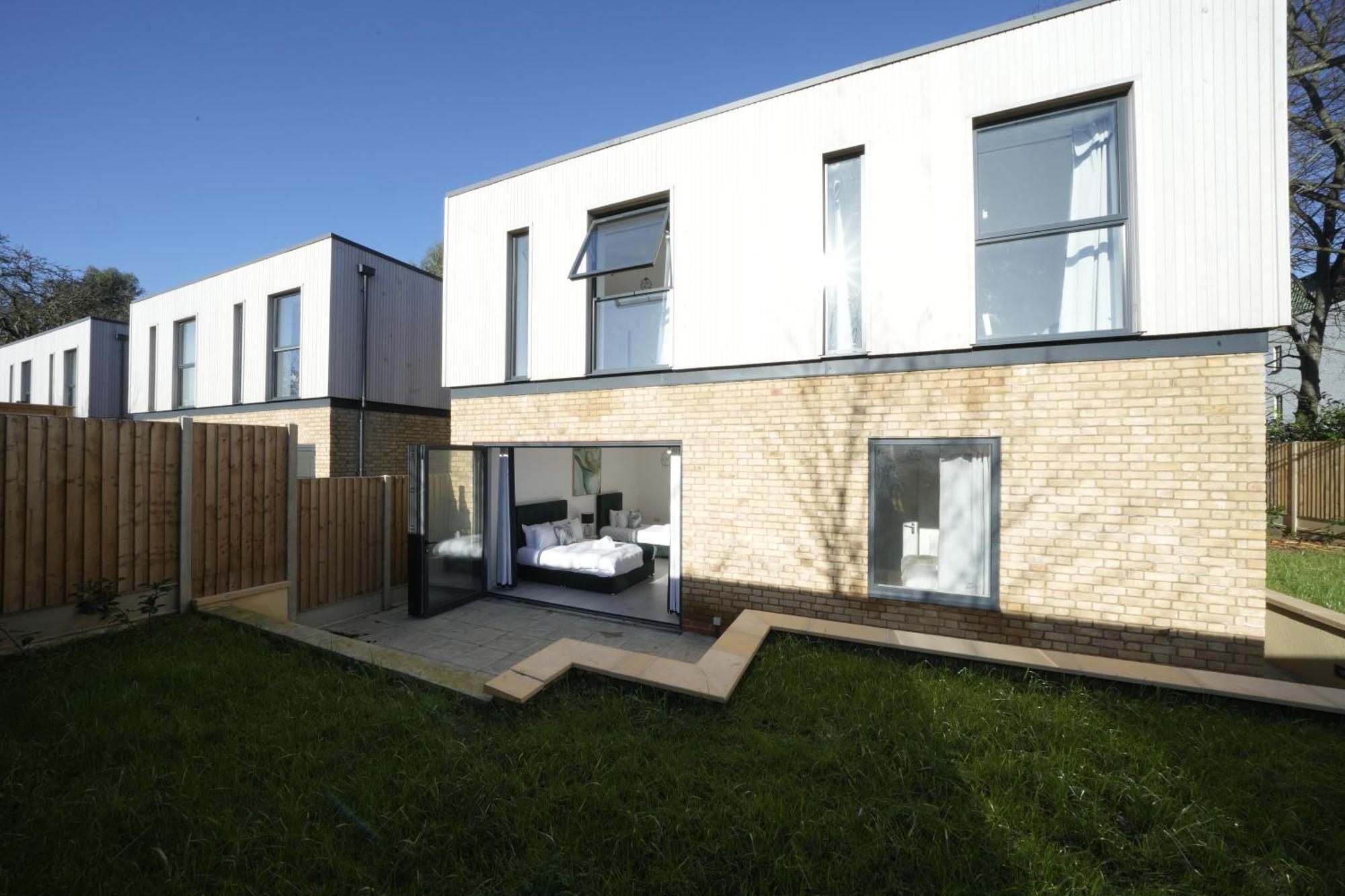 Ealing Broadway Great Stay 7-Minute Walk From The Underground 외부 사진
