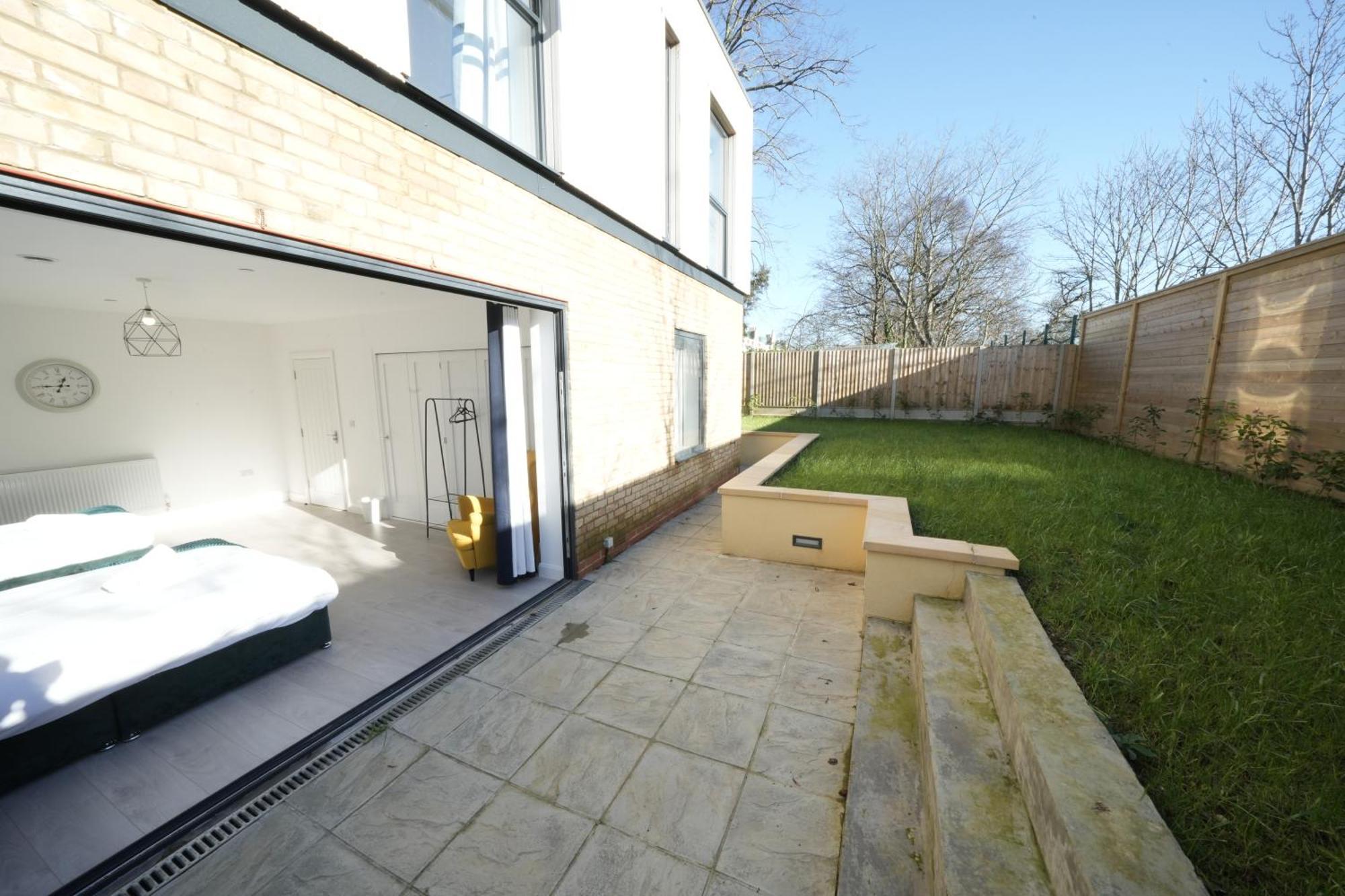 Ealing Broadway Great Stay 7-Minute Walk From The Underground 외부 사진