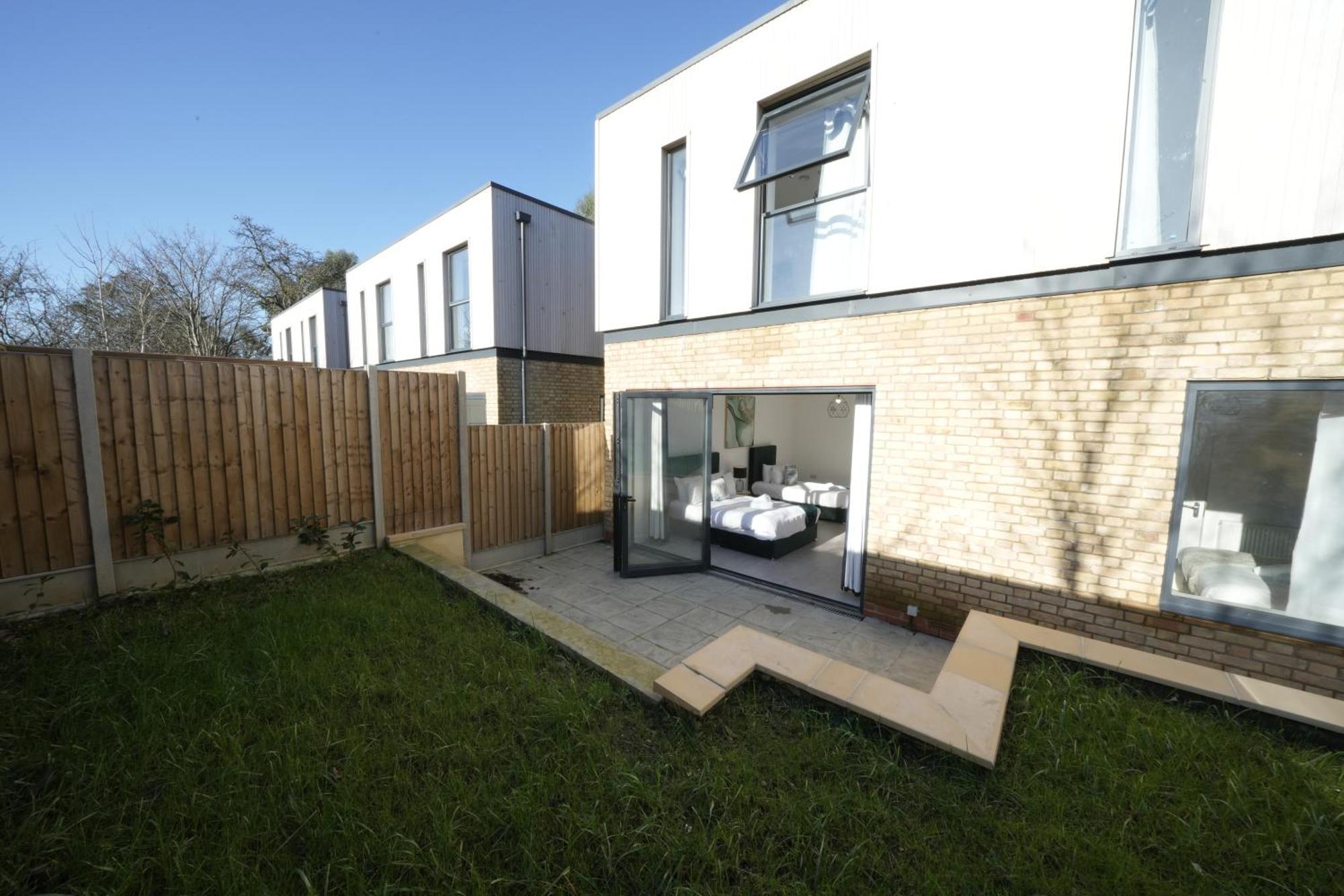 Ealing Broadway Great Stay 7-Minute Walk From The Underground 외부 사진
