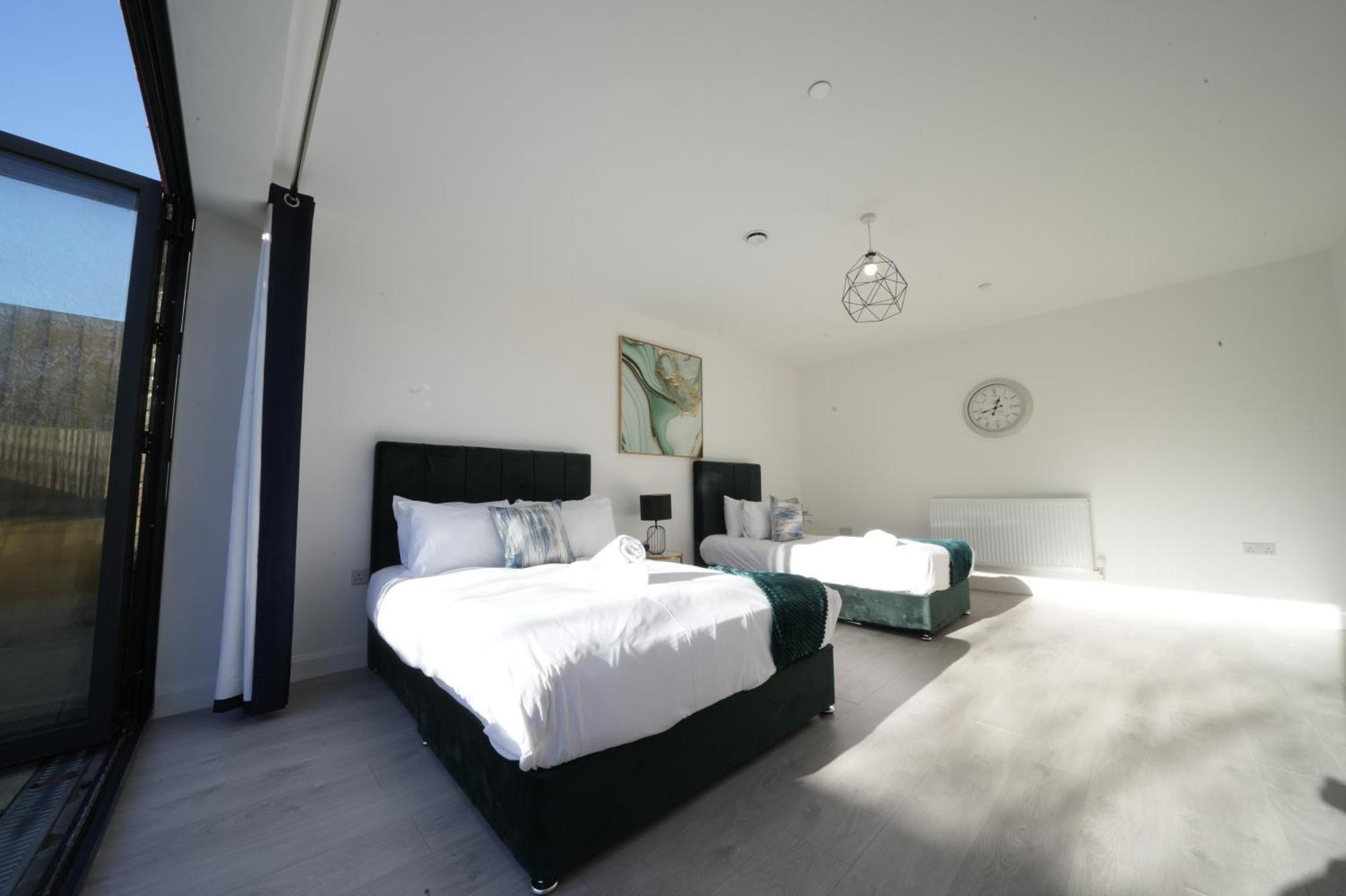 Ealing Broadway Great Stay 7-Minute Walk From The Underground 외부 사진