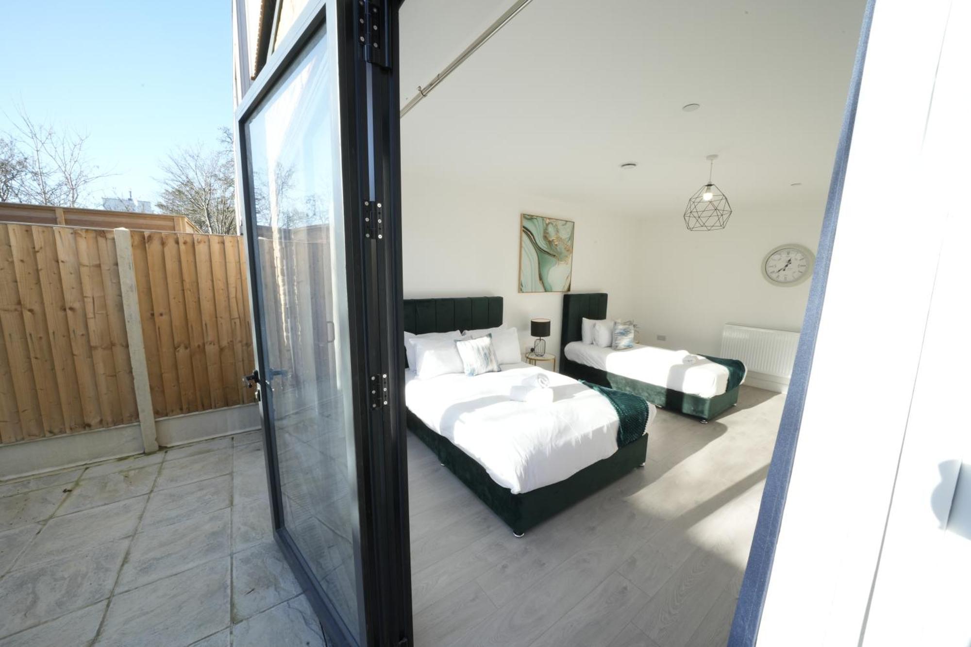 Ealing Broadway Great Stay 7-Minute Walk From The Underground 외부 사진