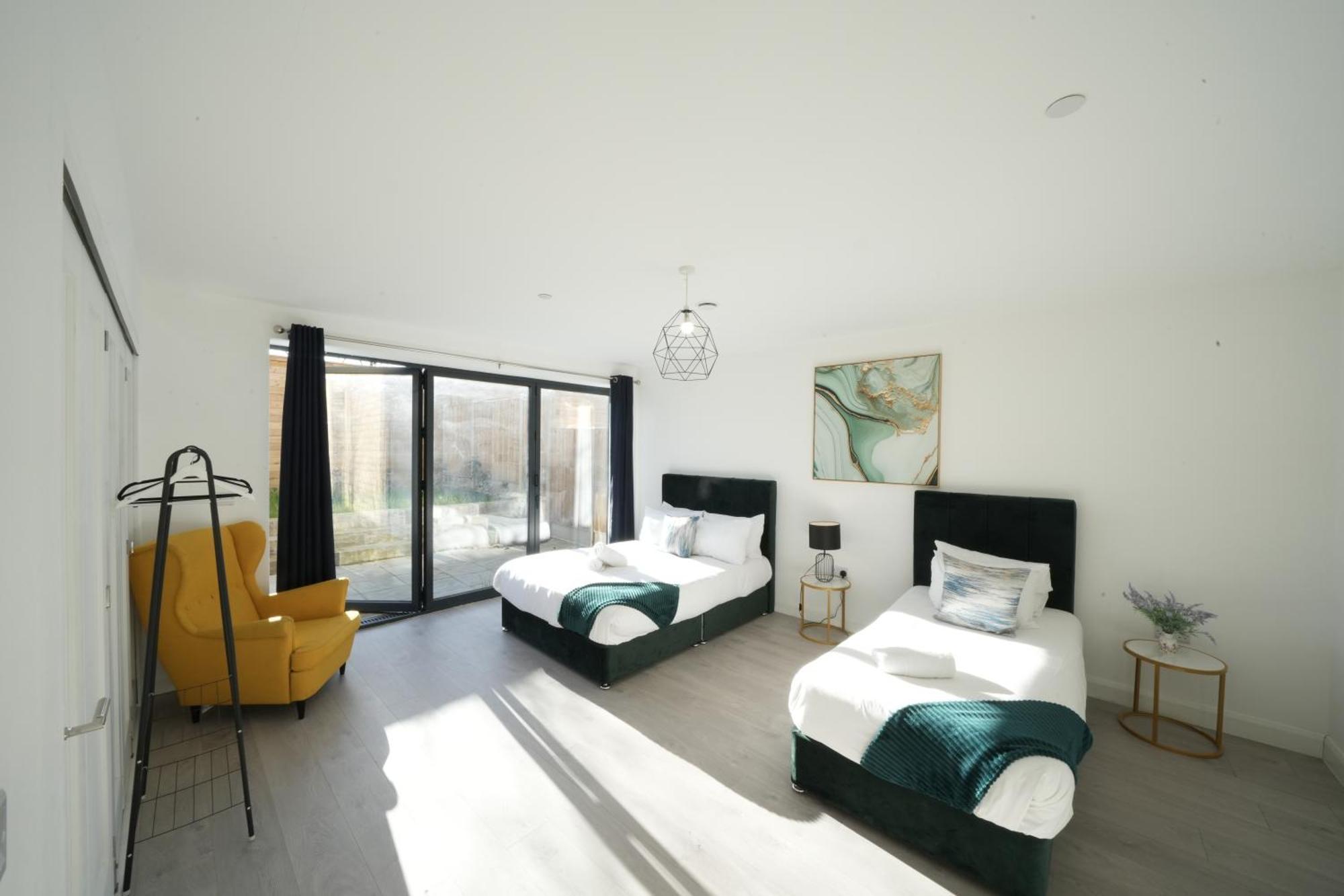 Ealing Broadway Great Stay 7-Minute Walk From The Underground 외부 사진