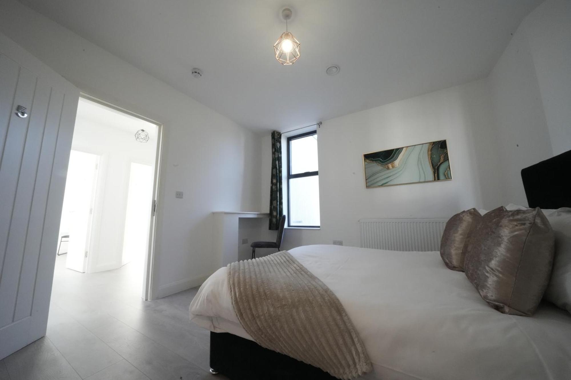 Ealing Broadway Great Stay 7-Minute Walk From The Underground 외부 사진