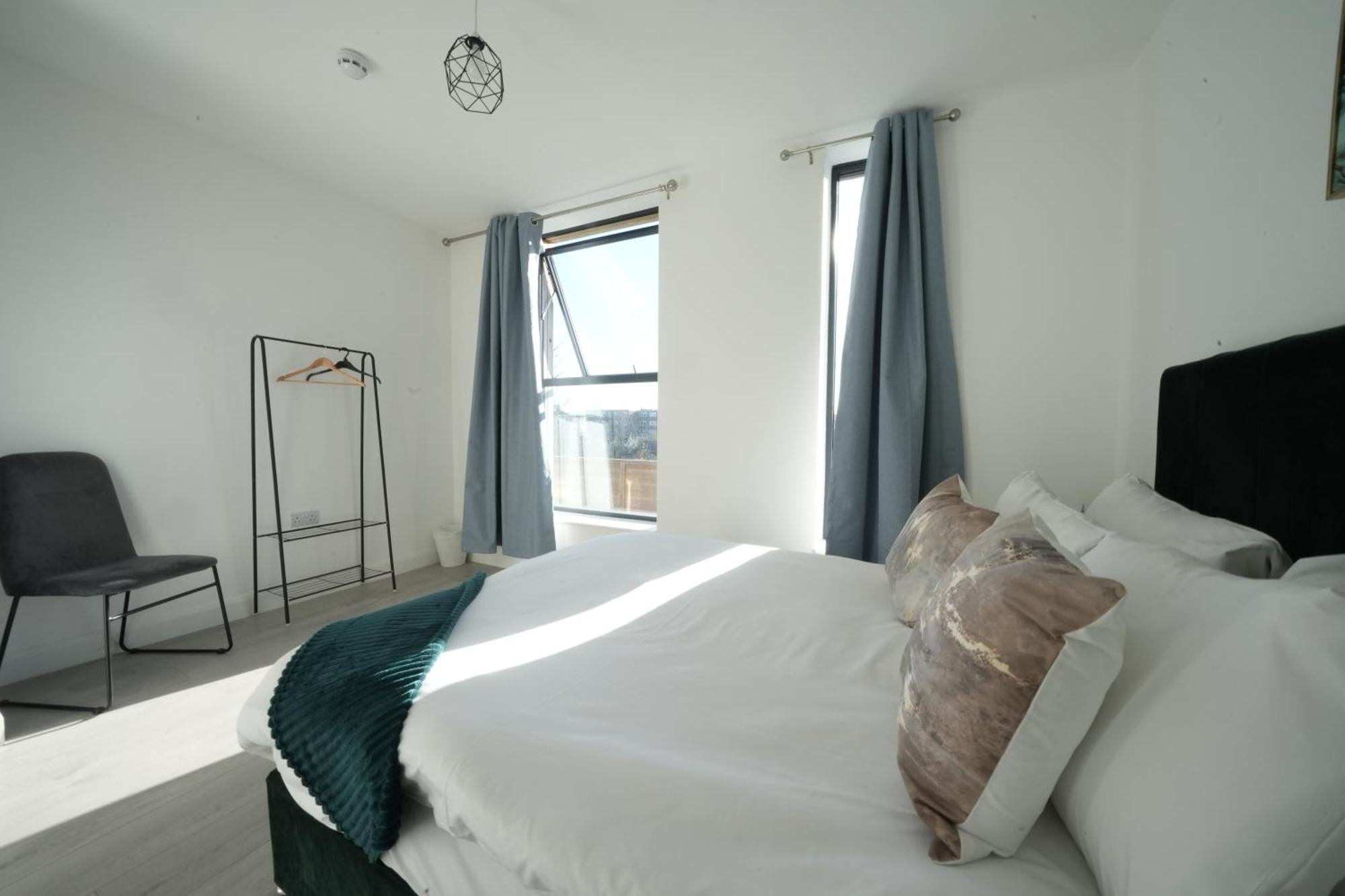 Ealing Broadway Great Stay 7-Minute Walk From The Underground 외부 사진
