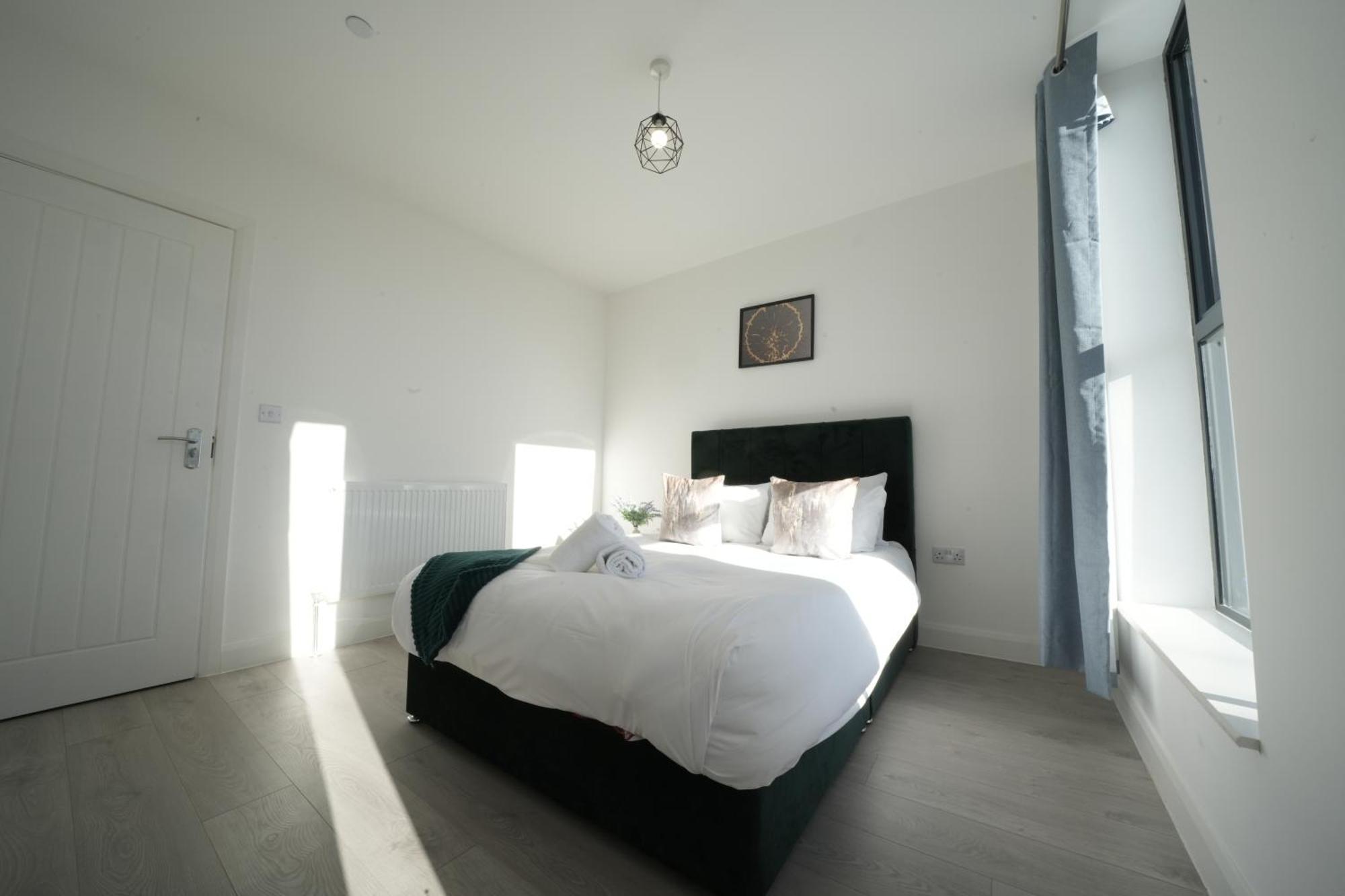 Ealing Broadway Great Stay 7-Minute Walk From The Underground 외부 사진