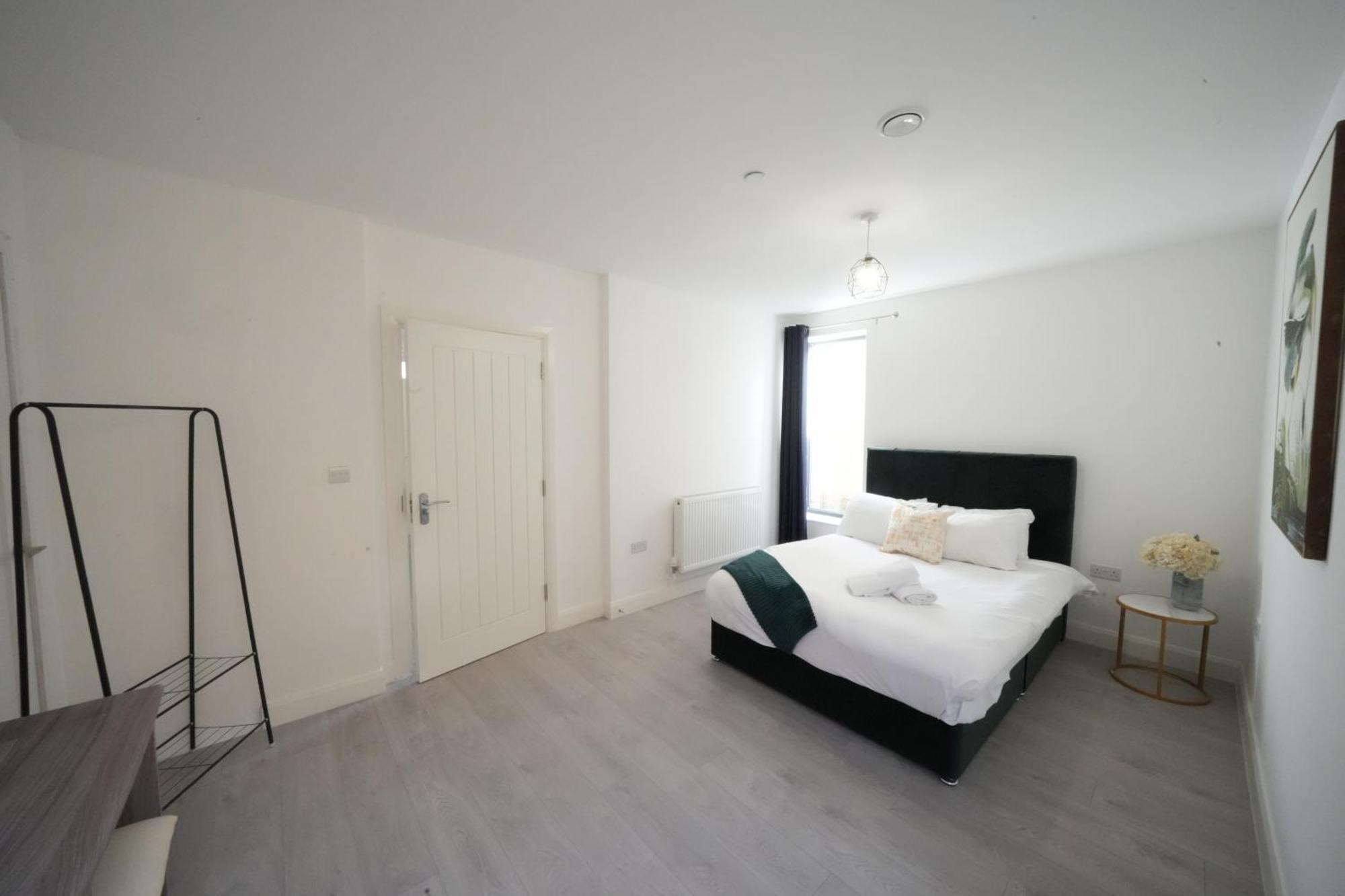 Ealing Broadway Great Stay 7-Minute Walk From The Underground 외부 사진