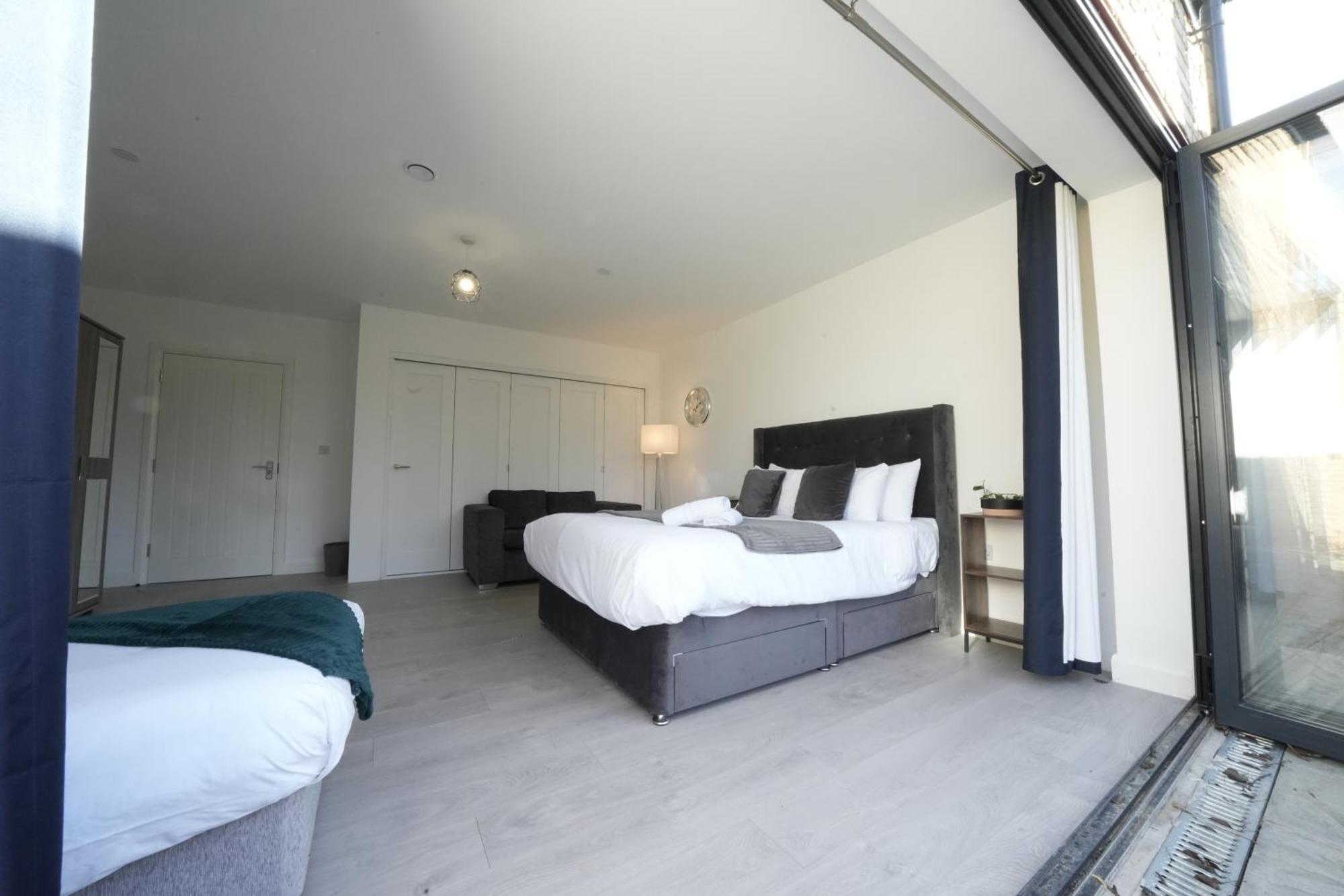 Ealing Broadway Great Stay 7-Minute Walk From The Underground 외부 사진