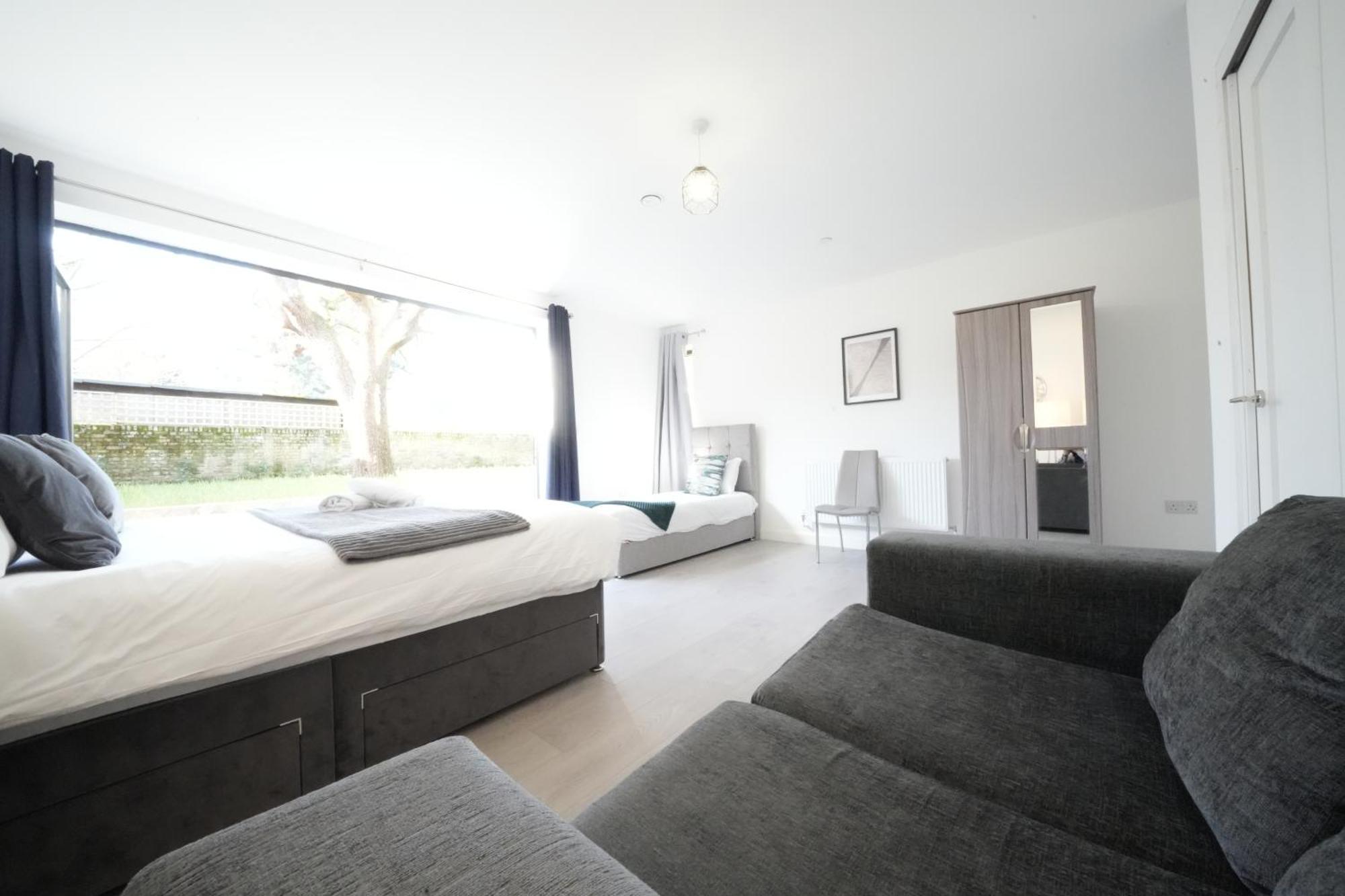 Ealing Broadway Great Stay 7-Minute Walk From The Underground 외부 사진