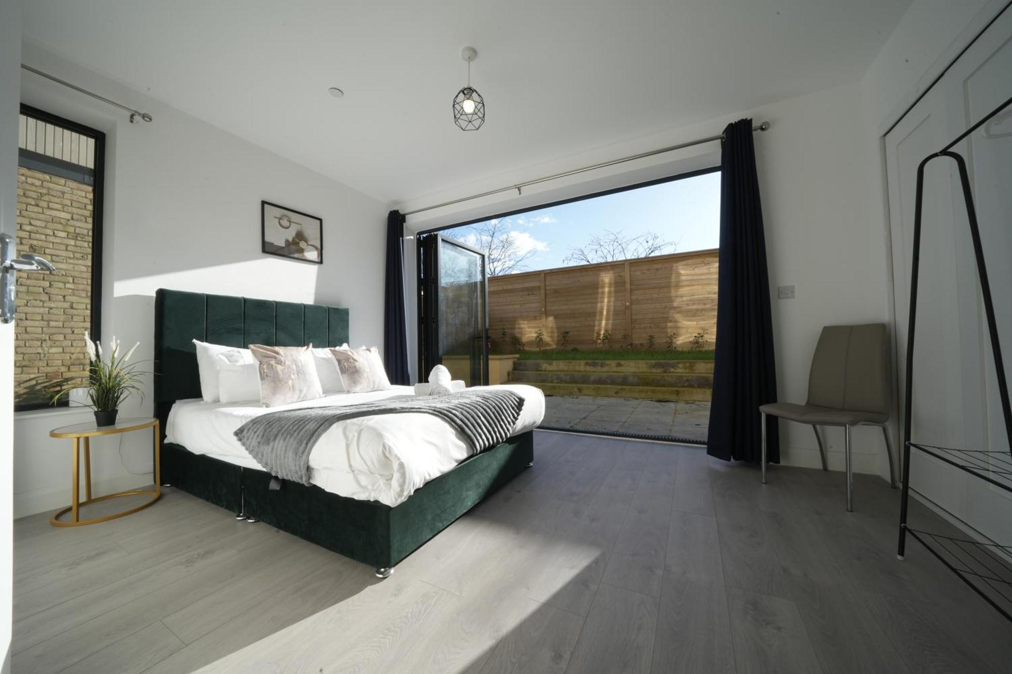 Ealing Broadway Great Stay 7-Minute Walk From The Underground 외부 사진
