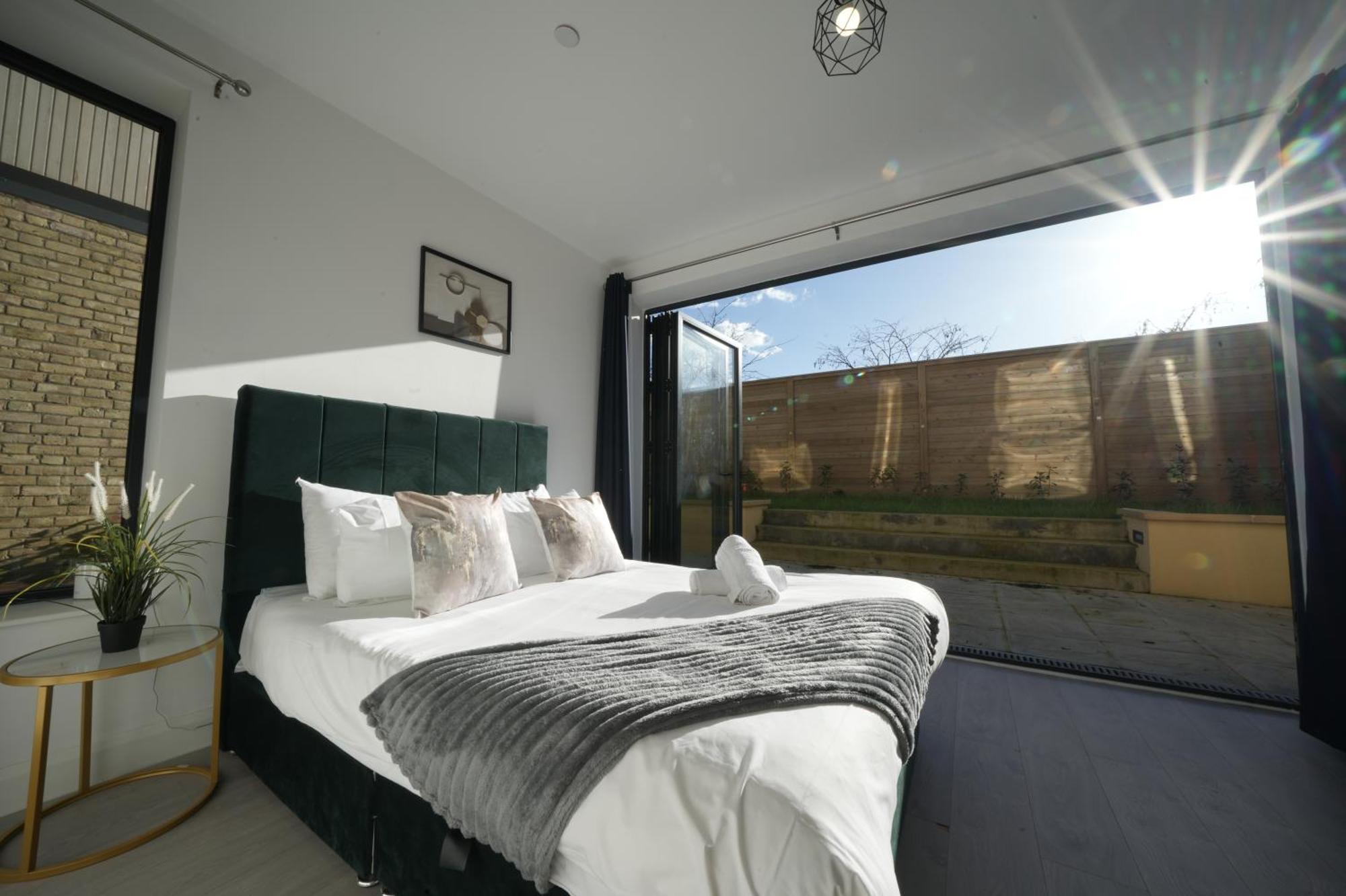 Ealing Broadway Great Stay 7-Minute Walk From The Underground 외부 사진